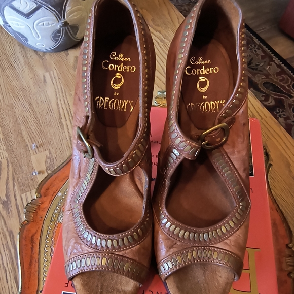 Colleen Cordero Platform Heels Studded Brown Leather and Wood High Heels - Picture 3 of 16